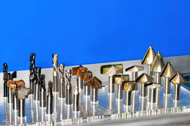 cnc machine آلة التصنيع باستخدام الحاسب الآلي