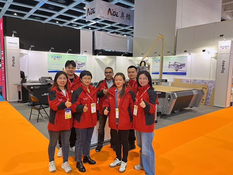 آلات متنوعة مخصصة