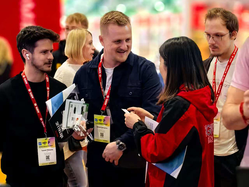 الشركة المصنعة لآلة قطع CNC كبيرة